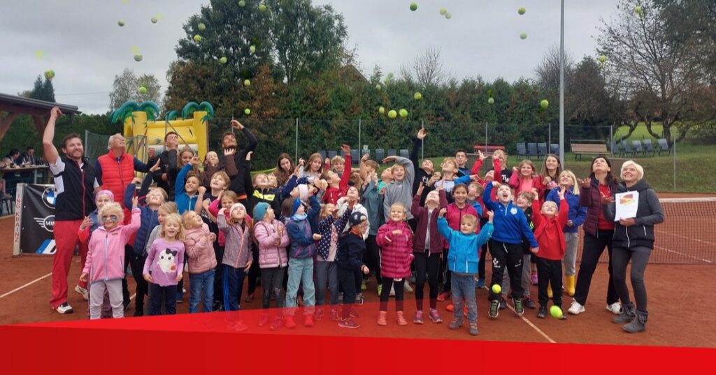 Kinder schlossen Tennis-Kurs in Eitweg ab